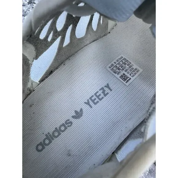 adidas gazelle silver green womens adidas Yeezy Boost 350 V2 Mono Ice